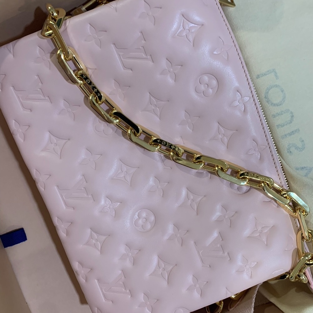 ISO pink LV Coussin